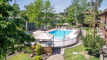 The Lodge at Riverside