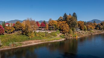 The Lodge at Riverside
