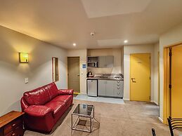 Bealey Avenue Motel
