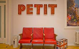 Petit Hotel