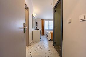 Tonoz Beach Hotel