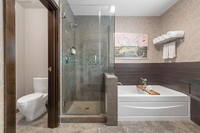 The Oxford Hotel Bend