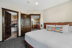 The Oxford Hotel Bend