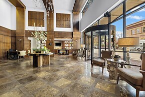 The Oxford Hotel Bend