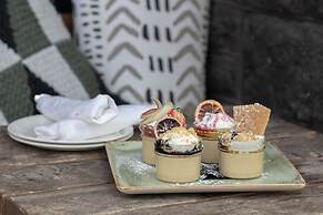 The Oxford Hotel Bend