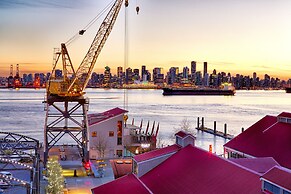 Pinnacle Hotel at the Pier