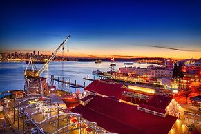 Pinnacle Hotel at the Pier