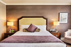 Pinnacle Hotel at the Pier