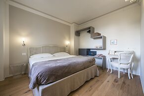 Villa Italia Luxury Suites and Apartments