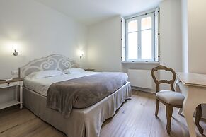 Villa Italia Luxury Suites and Apartments