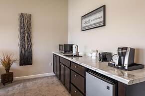 D'Monaco Luxury Resort