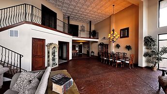 D'Monaco Luxury Resort