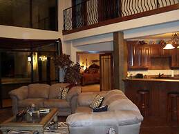 D'Monaco Luxury Resort