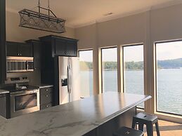 D'Monaco Luxury Resort