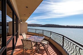 D'Monaco Luxury Resort