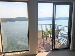 D'Monaco Luxury Resort