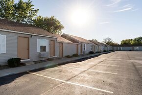 Rodeway Inn & Suites