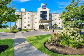 Motel 6 Kingston, ON