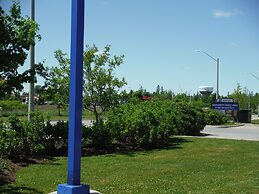 Motel 6 Kingston, ON