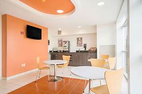 Motel 6 Kingston, ON