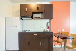 Motel 6 Kingston, ON