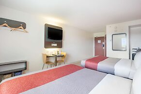 Motel 6 Kingston, ON
