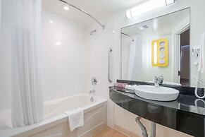 Motel 6 Kingston, ON