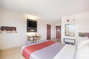 Motel 6 Kingston, ON