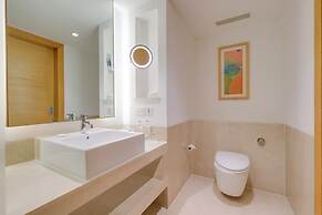 Courtyard by Marriott Gurugram Downtown