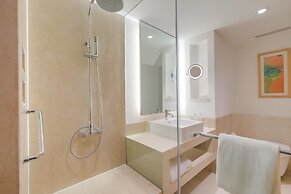 Courtyard by Marriott Gurugram Downtown