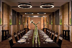 Courtyard by Marriott Gurugram Downtown