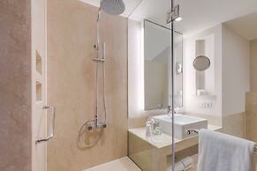 Courtyard by Marriott Gurugram Downtown