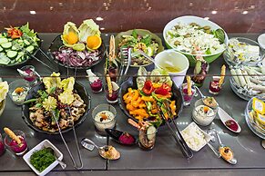 Kyma Suites Beach Hotel