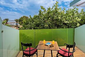 Kyma Suites Beach Hotel