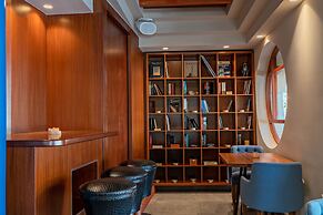 Kyma Suites Beach Hotel