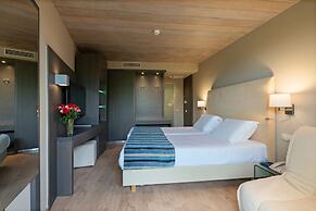 Kyma Suites Beach Hotel