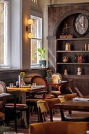 Toll House Inn