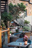 Toll House Inn