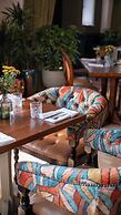 Toll House Inn