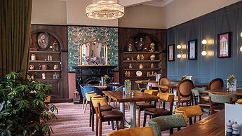 Toll House Inn