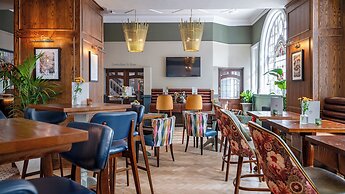 Toll House Inn