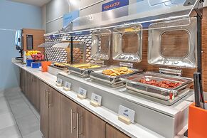 Holiday Inn Express Hotel & Suites DALLAS WEST by IHG