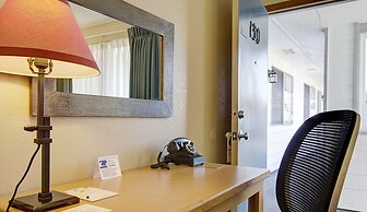 Super 8 by Wyndham Florence OR