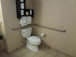 Hampton Inn & Suites Bakersfield/Hwy 58, CA