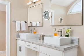 Grandview on Grace Bay