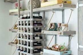 Caldera's Dolphin Suites