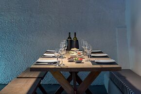 Caldera's Dolphin Suites