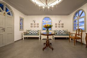 Caldera's Dolphin Suites