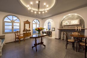 Caldera's Dolphin Suites