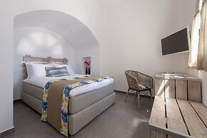 Caldera's Dolphin Suites